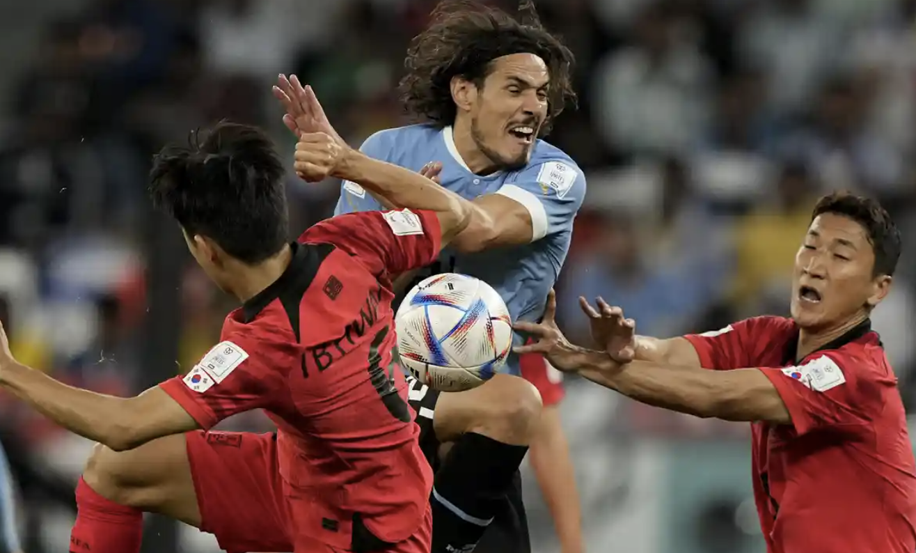 Uruguay battle out a 0-0 draw with a disciplined S. Korea