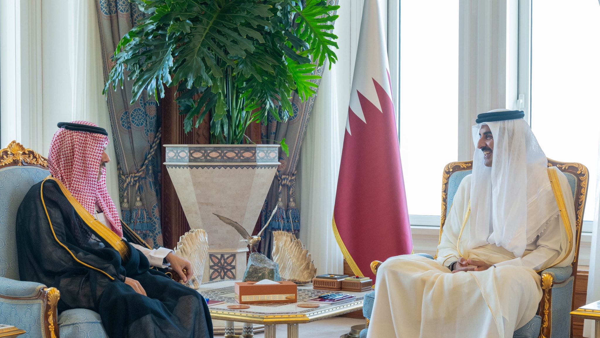 Saudi FM and Qatar’s Amir Tamim take on regional developments in Doha